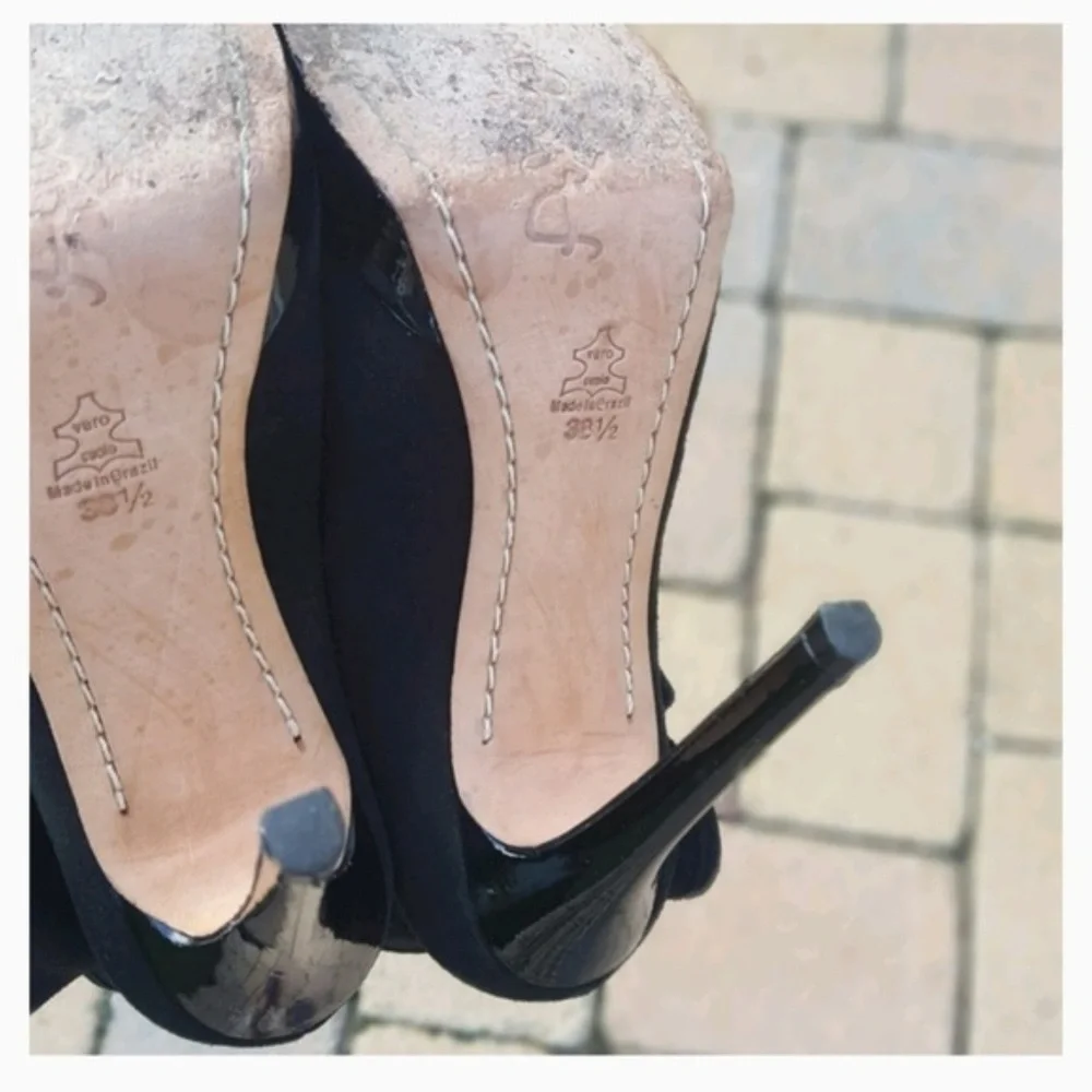 Alice + Olivia‎ Suede and Patent Leather Pumps